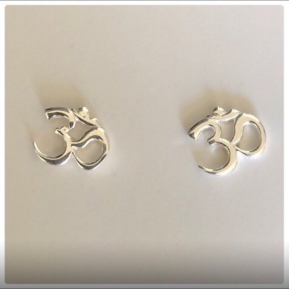 💕Sterling Silver Om Earrings💕 - Picture 8 of 8
